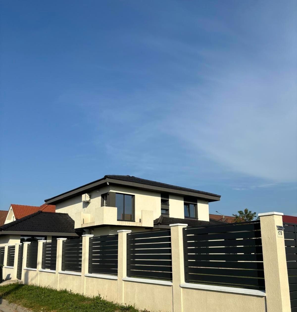 Casira Guesthouse เซนมาร์ติน ภายนอก รูปภาพ